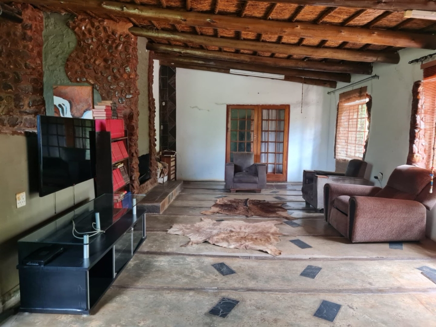 Commercial Property for Sale in Remhoogte AH North West